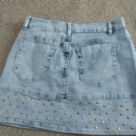 Nicki Minaj Mini Skirt - Picture 4 of 4